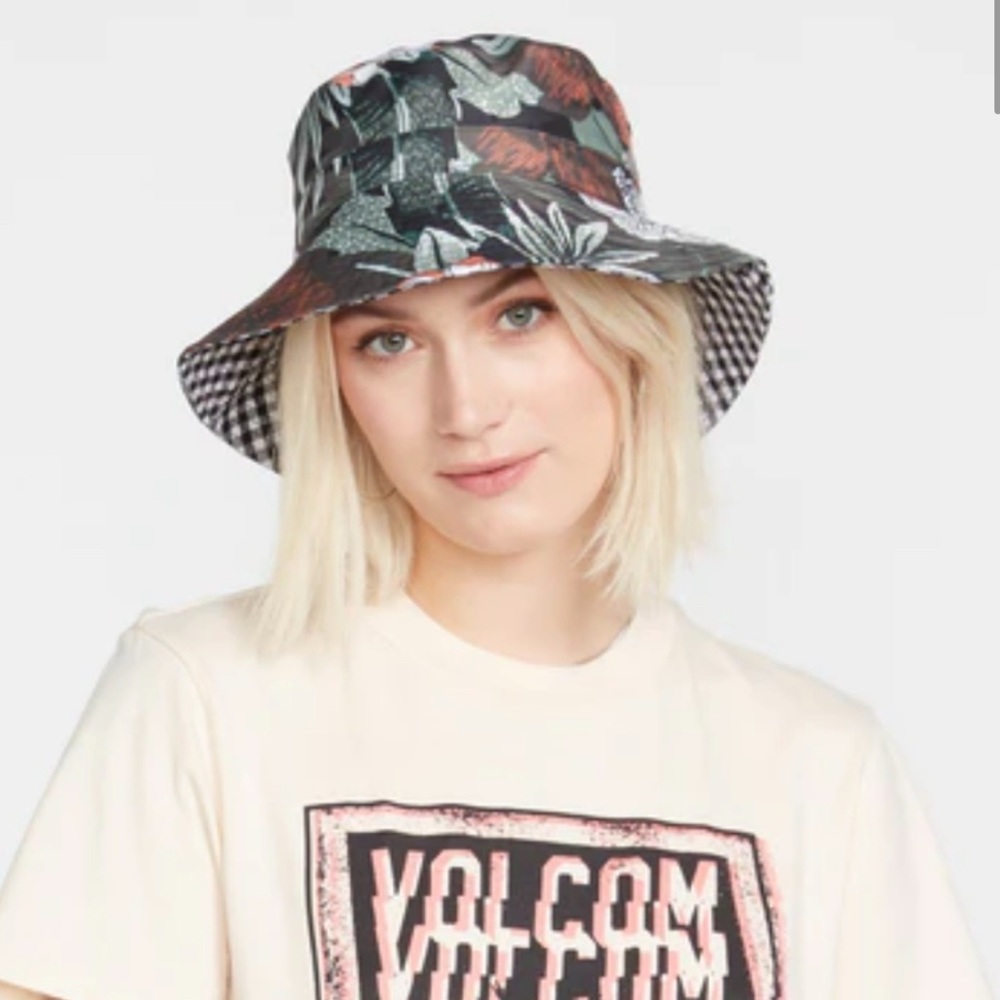 Volcom Women's Truly Stokin Tie Dye Tropical Bucket Hat, One Size Bundle
